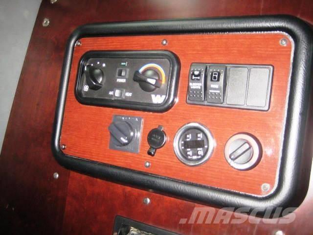 Western Star 5700 XE Conventional Trucks / Tractor Trucks