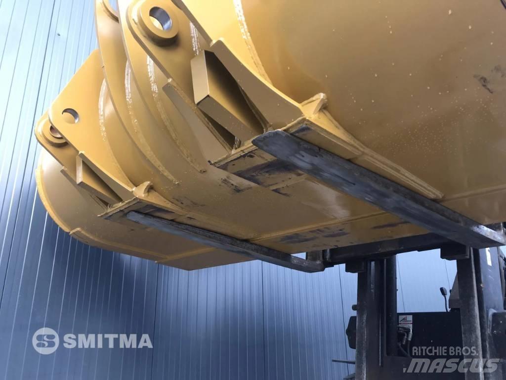 CAT 962G Buckets