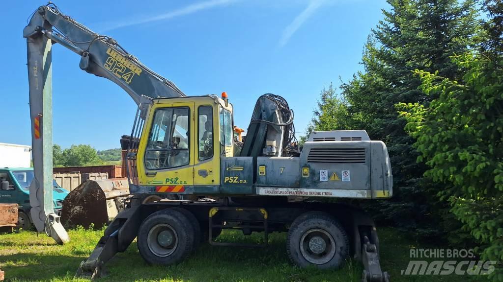 Liebherr A 924 Wheeled Excavators