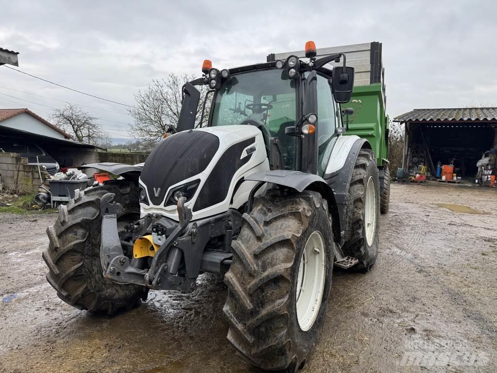 Valtra N174 Tractors