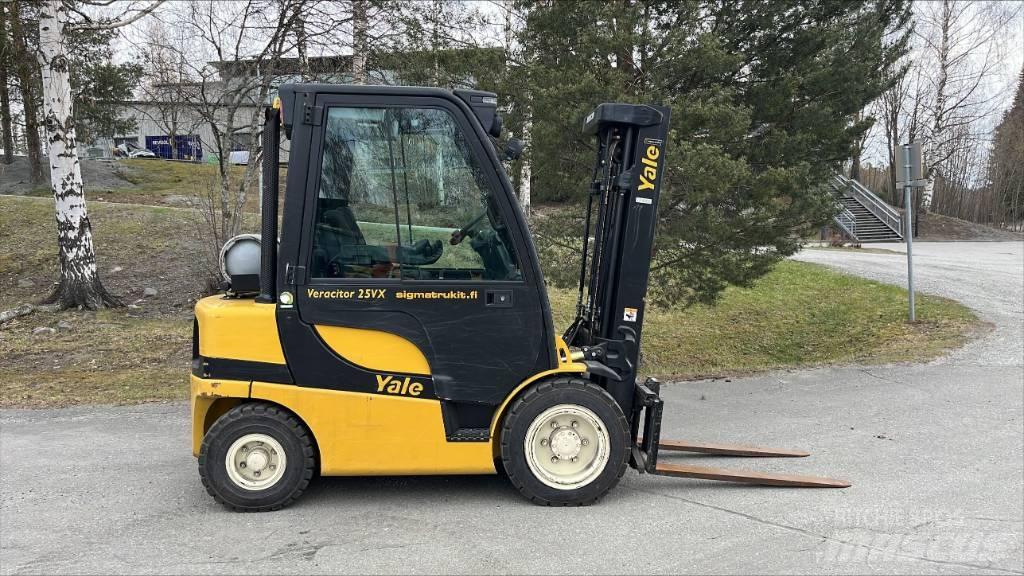 Yale GLP 25 VX LPG trucks