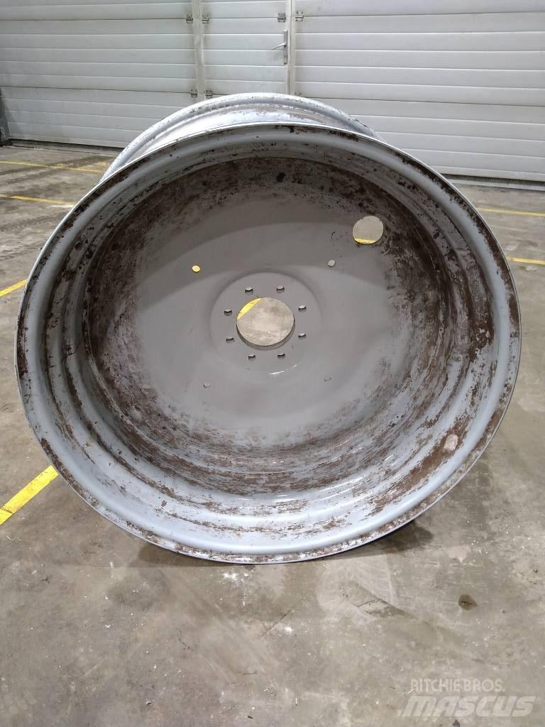 Massey Ferguson 7718 Tires, wheels and rims