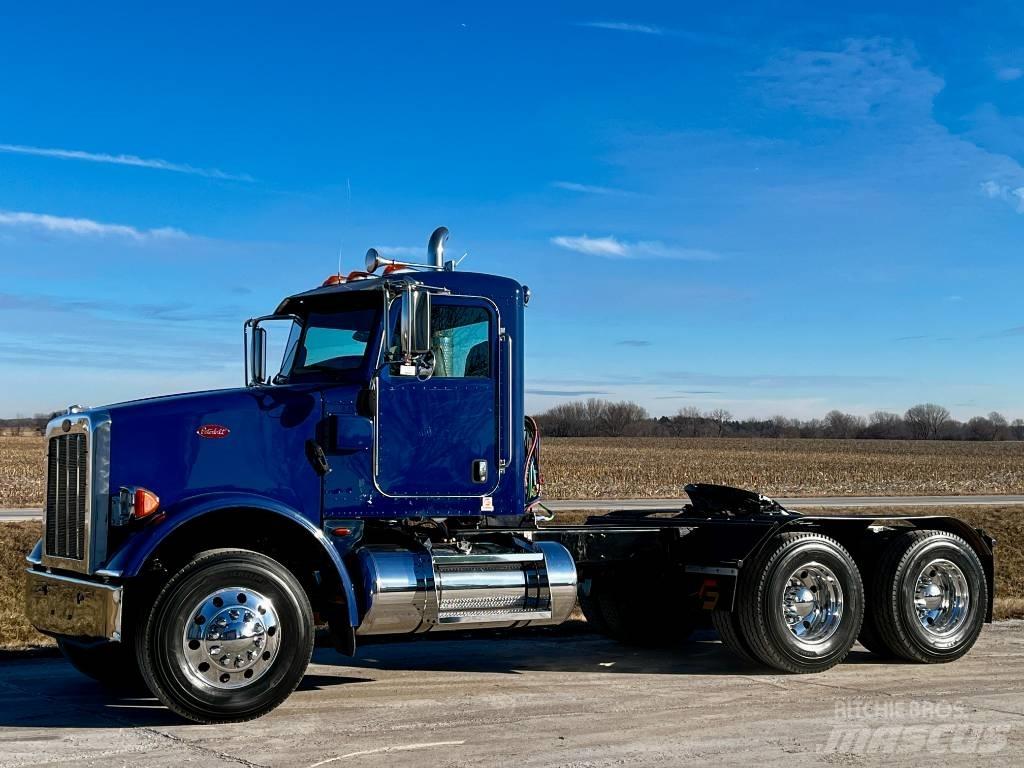 Peterbilt 365 Conventional Trucks / Tractor Trucks