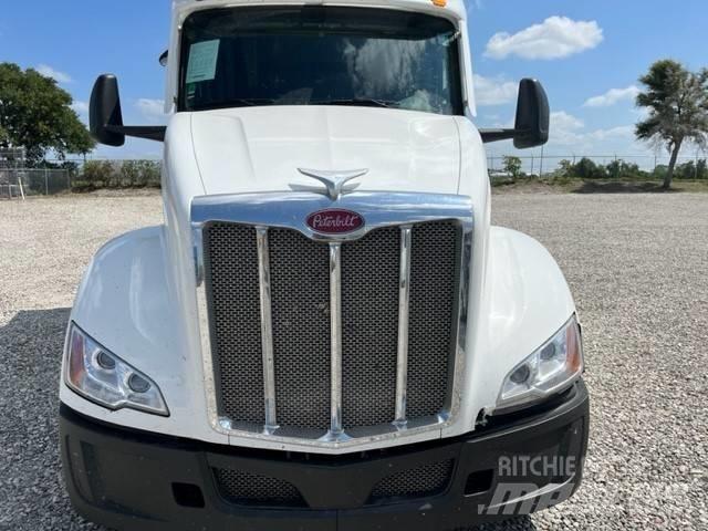 Peterbilt 579 Conventional Trucks / Tractor Trucks