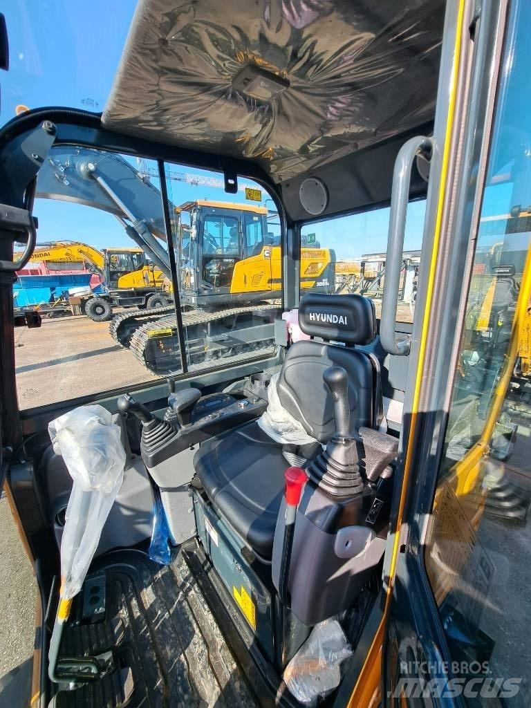 Hyundai R18-9AK Mini Excavators <7t (Mini Diggers)