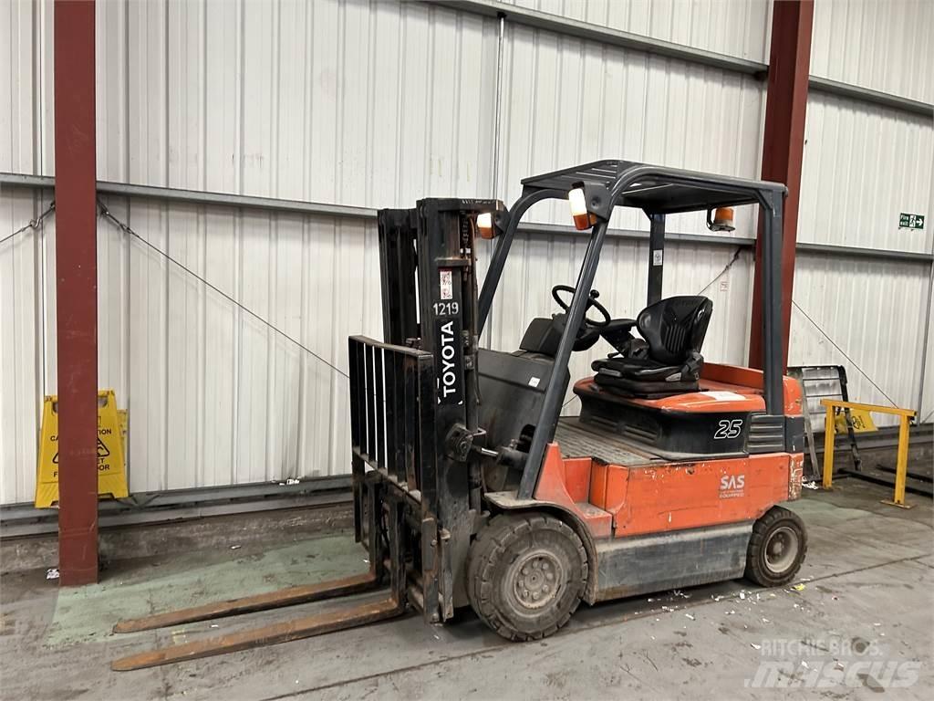 Toyota 7FBMF25 Electric Forklifts
