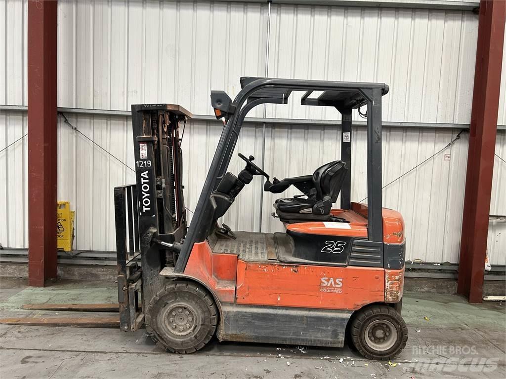 Toyota 7FBMF25 Electric Forklifts