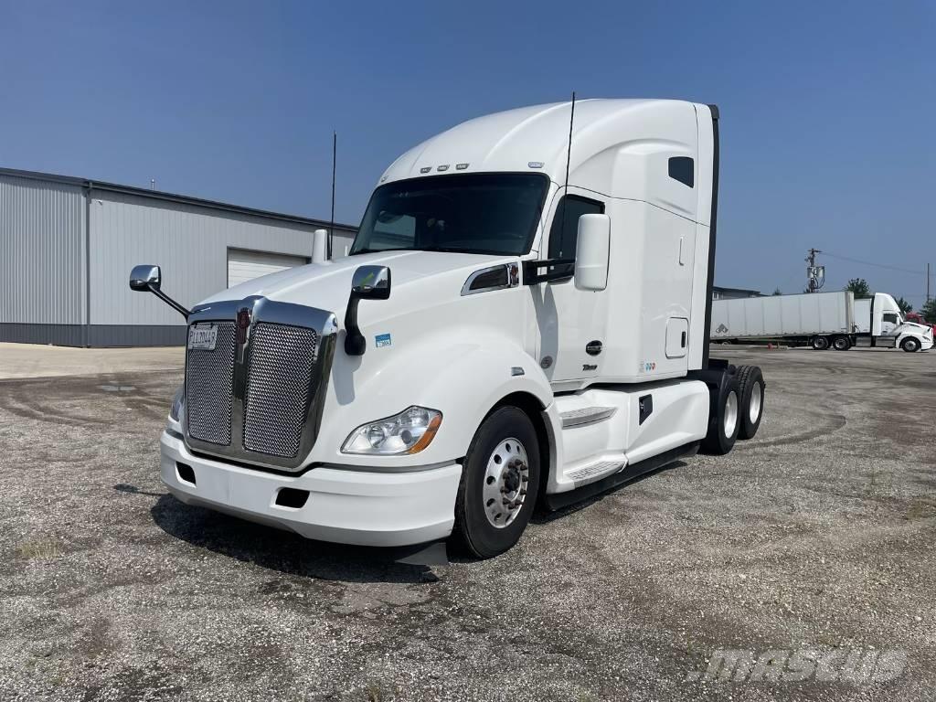 Kenworth T 680 Conventional Trucks / Tractor Trucks