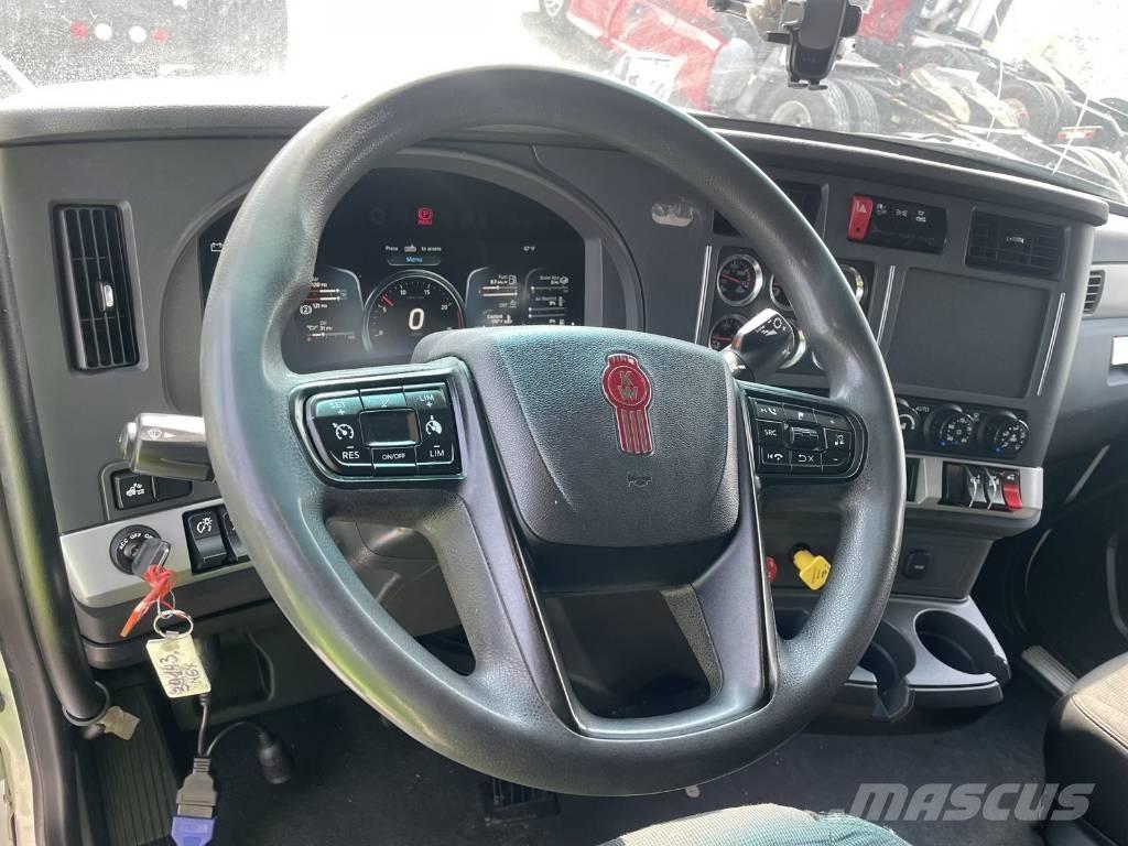 Kenworth T 680 Conventional Trucks / Tractor Trucks