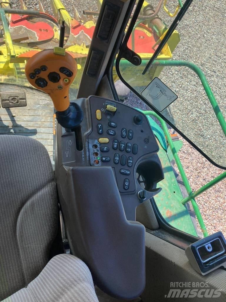 John Deere 7300 Foragers