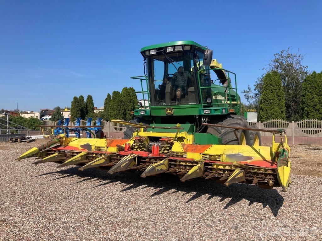 John Deere 7300 Foragers