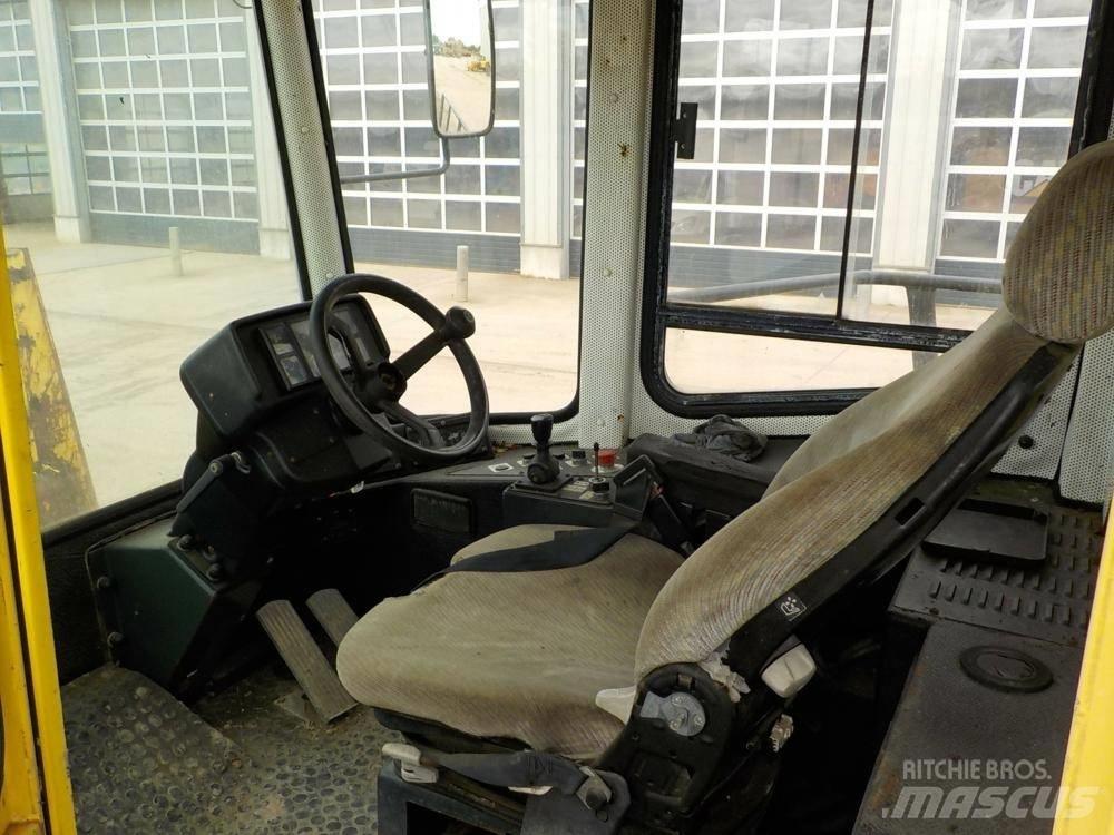 Bomag BC 671 RB Landfill compactors