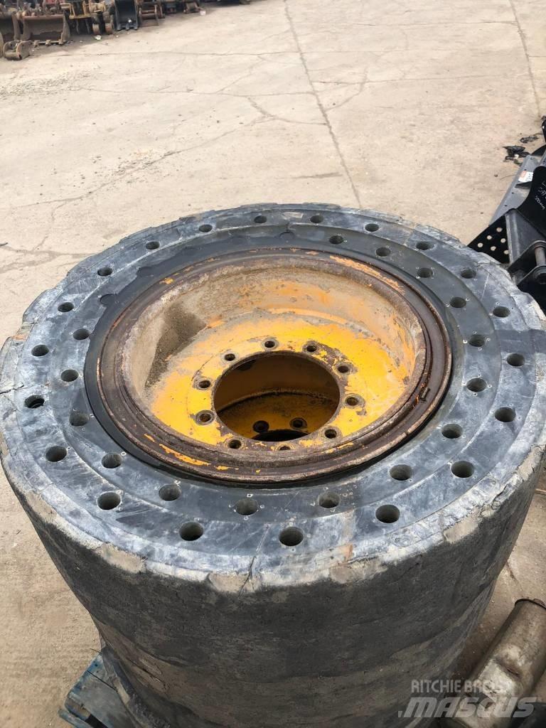  Solid Tires, wheels and rims