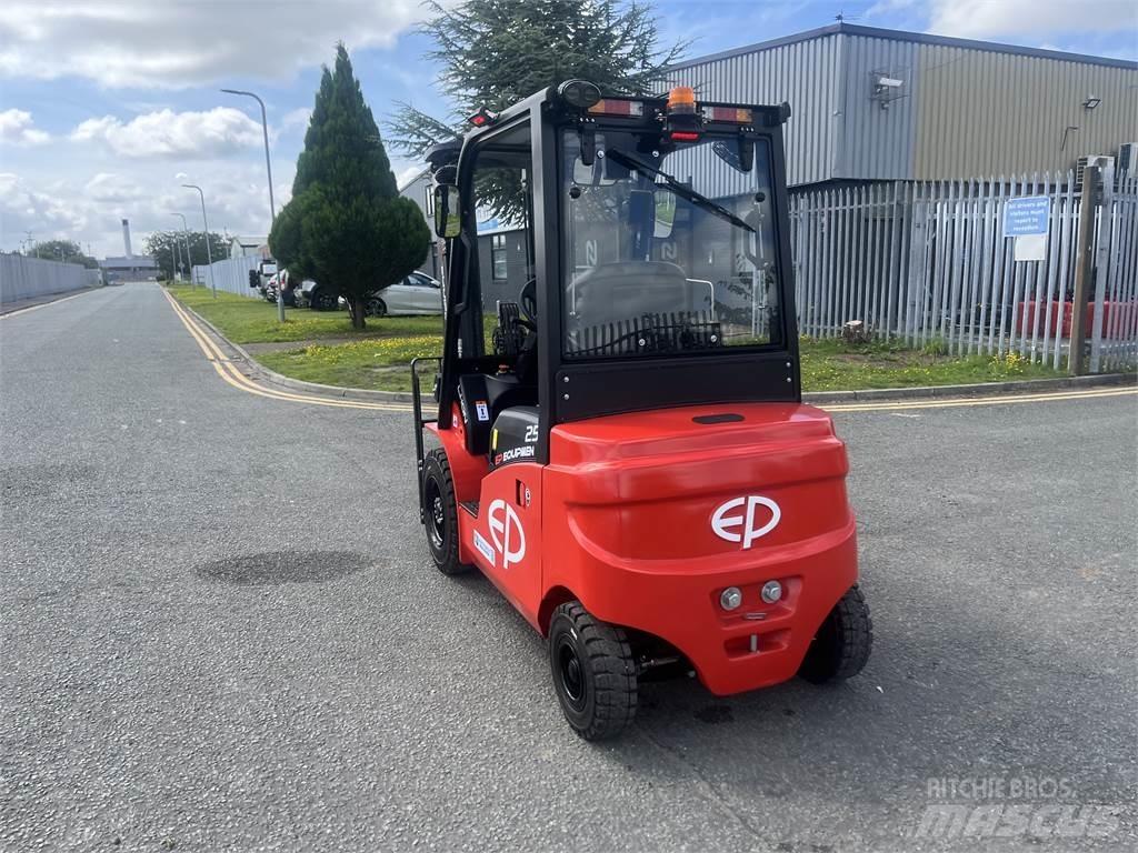  EFL253 Electric Forklifts