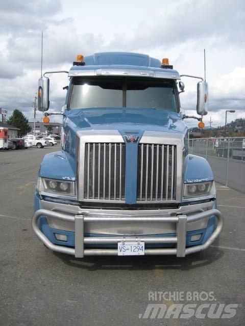 Western Star 5700 XE Conventional Trucks / Tractor Trucks