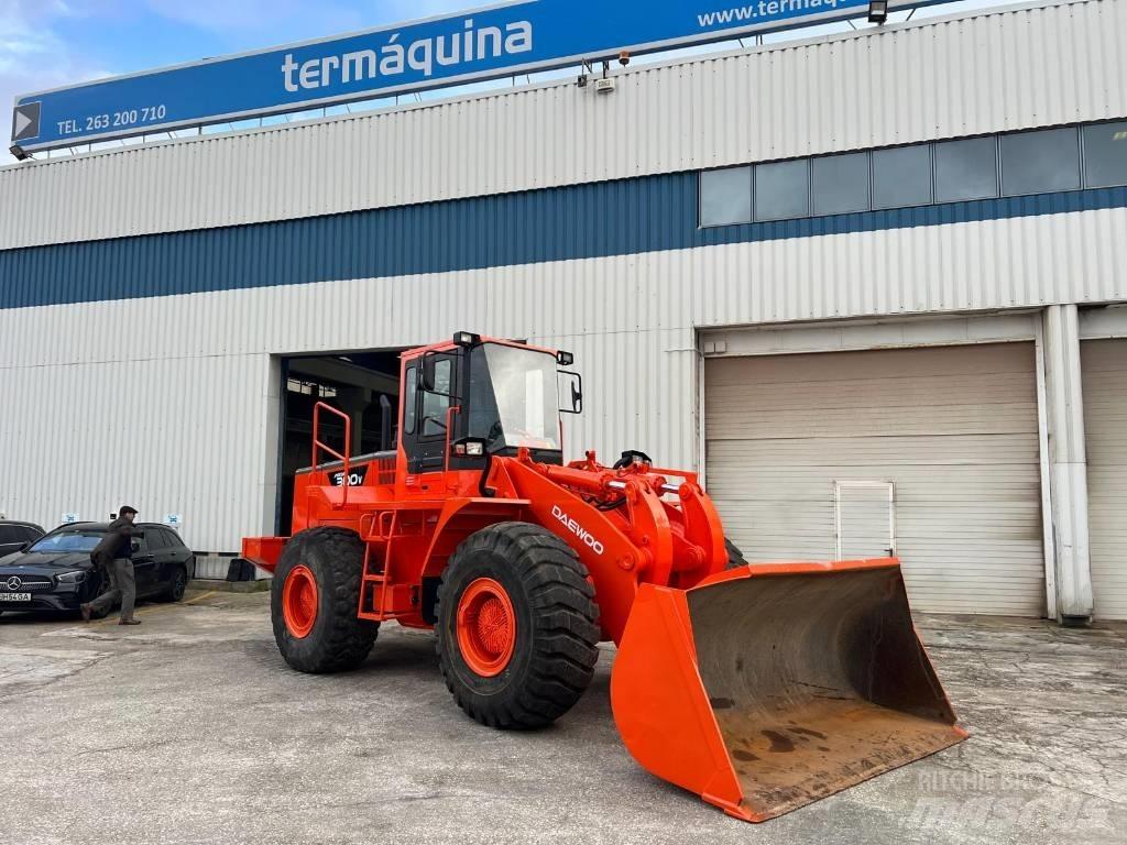 Daewoo Mega 300 III Wheel Loaders