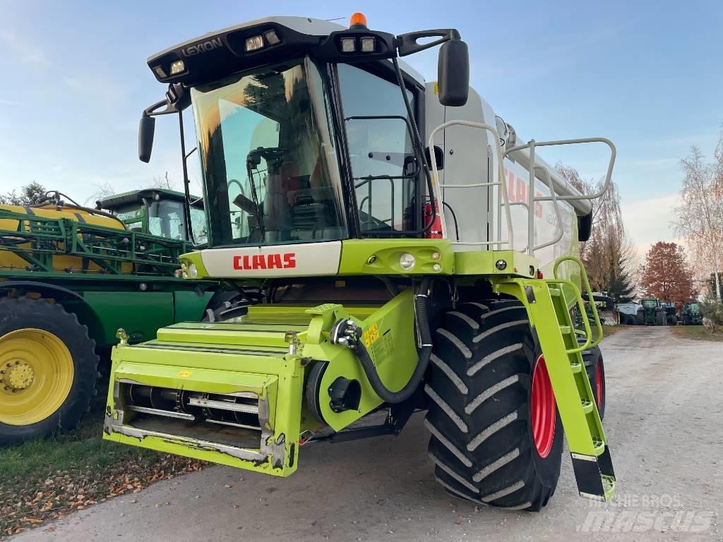 CLAAS Lexion 550 Combine Harvesters
