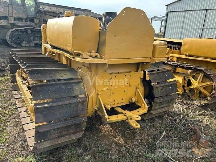 CAT D4 - Crawler dozers
