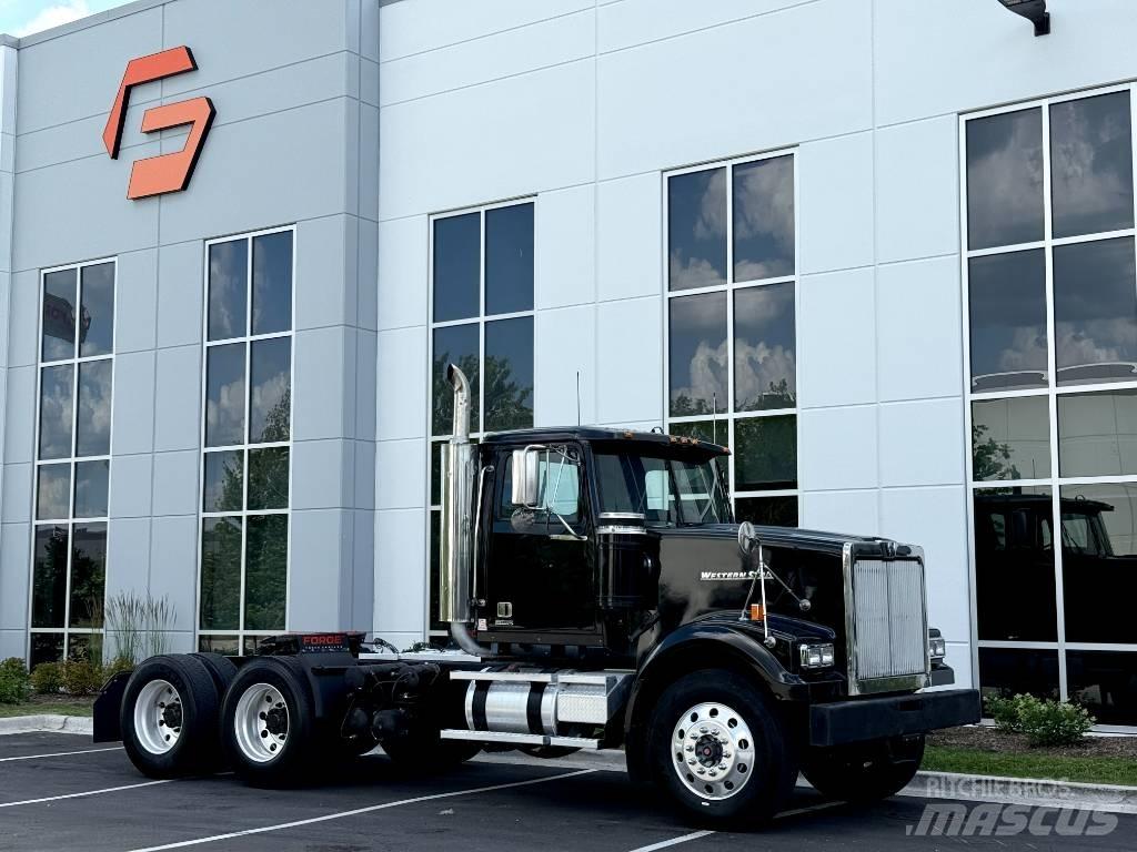 Western Star 4900 Conventional Trucks / Tractor Trucks