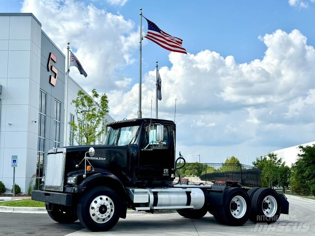 Western Star 4900 Conventional Trucks / Tractor Trucks