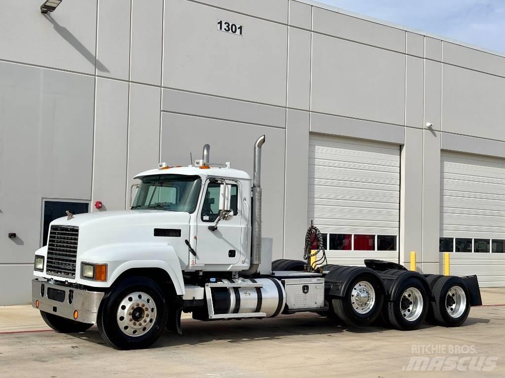 Mack CHU 613 Conventional Trucks / Tractor Trucks