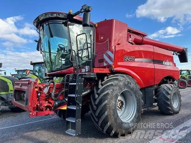 Case IH AF 8240 Combine Harvesters