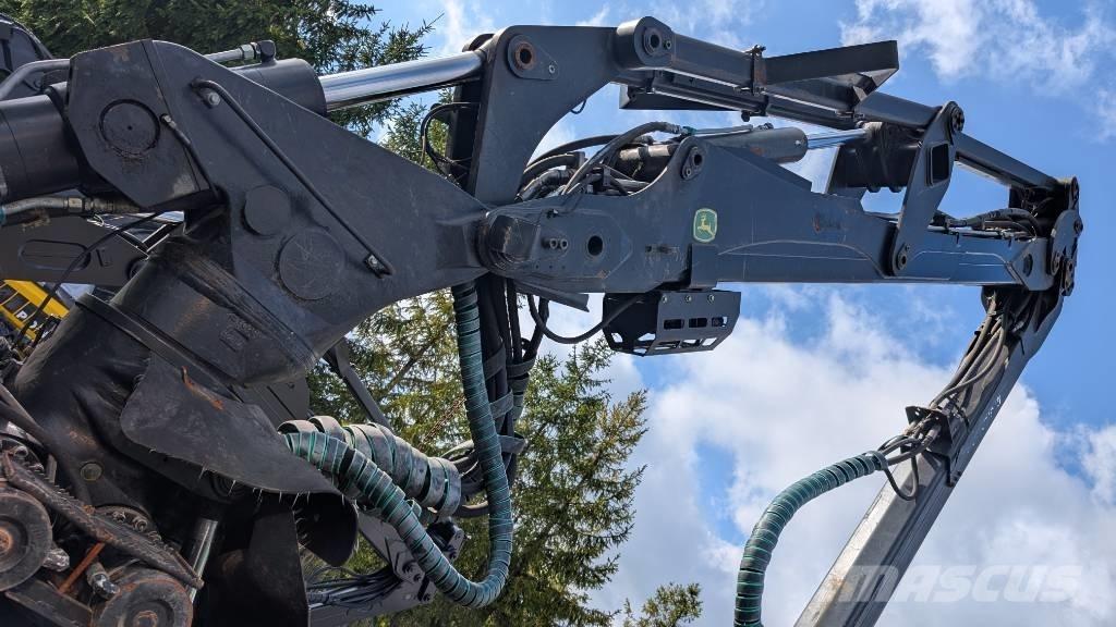 John Deere 1270 G Harvesters