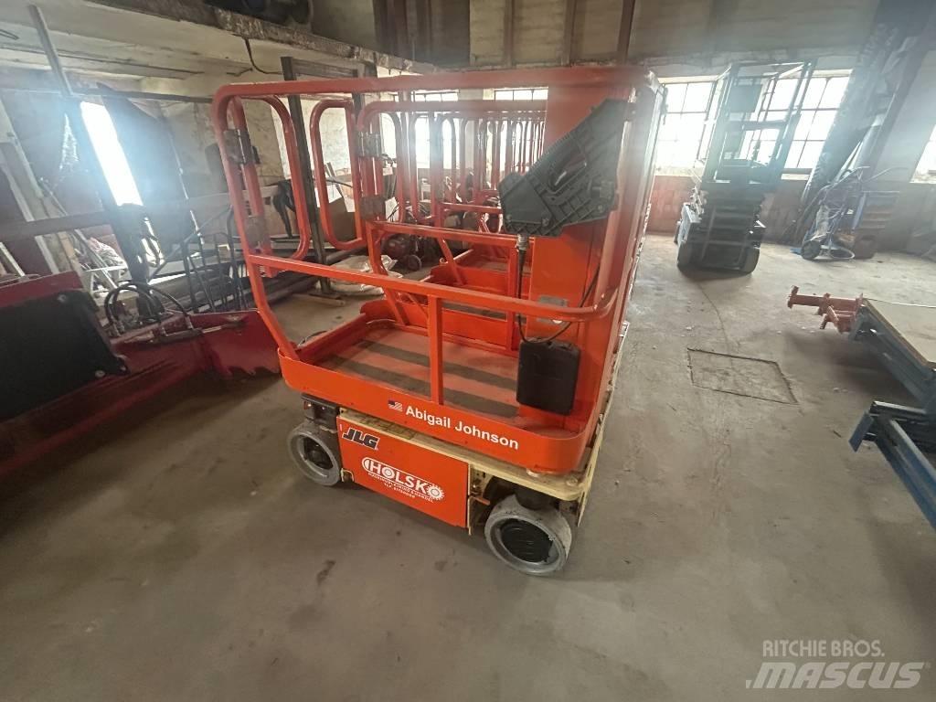JLG 1230 ES Vertical mast lifts