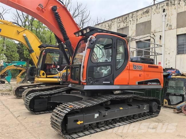 Doosan DX 300 LC Crawler Excavators
