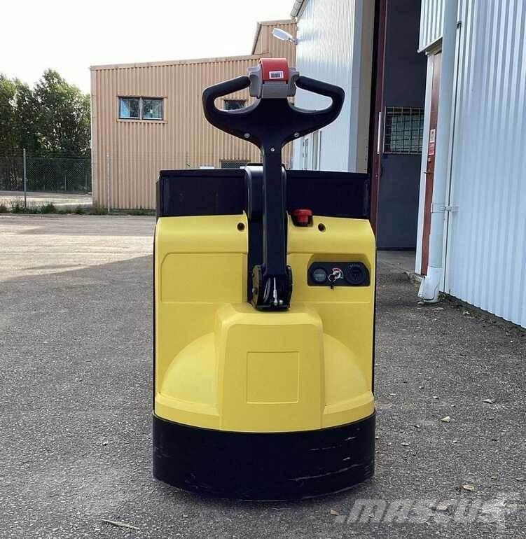 Hyster P2.0 Pedestrian stacker