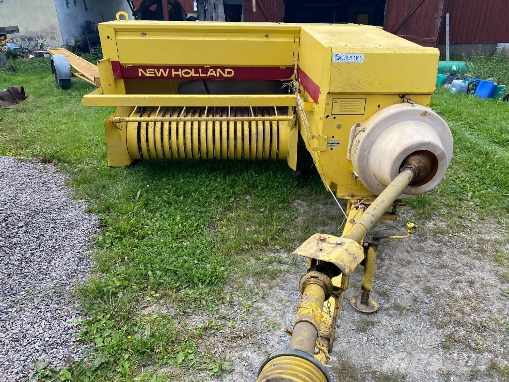 New Holland 935 Square Balers