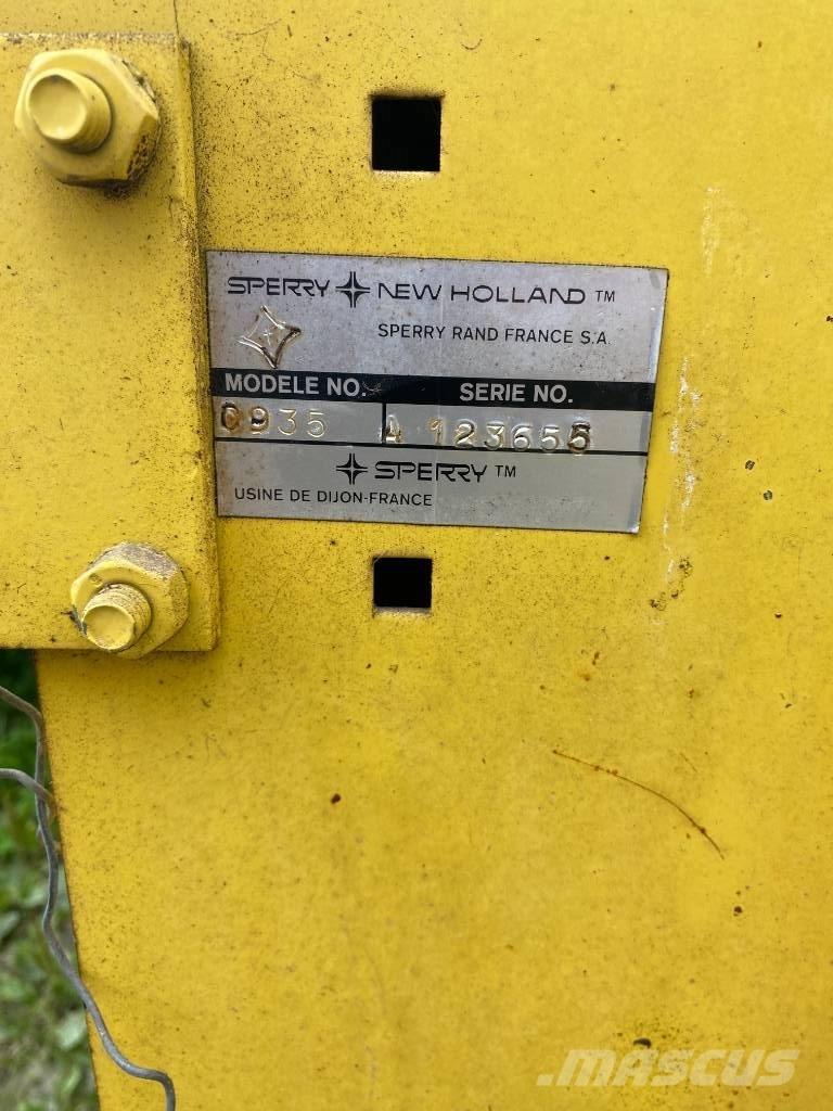 New Holland 935 Square Balers