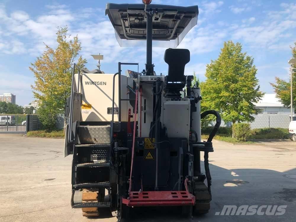 Wirtgen W 100 CFi Asphalt cold milling machines