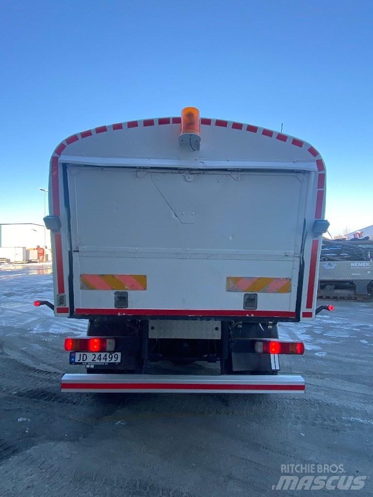 Scania 124 C 360 Tank Trucks