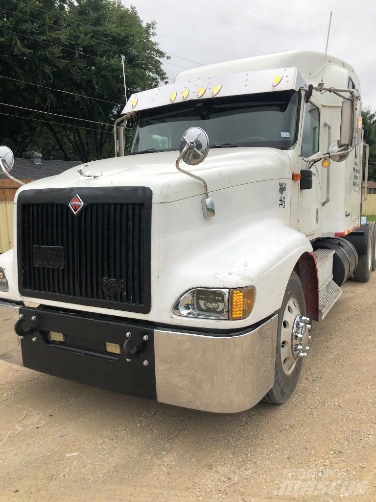  2000 International Conventional Trucks / Tractor Trucks
