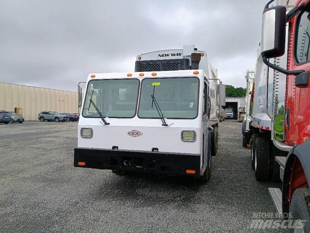  Crane Carrier LE Garbage Trucks / Recycling Trucks