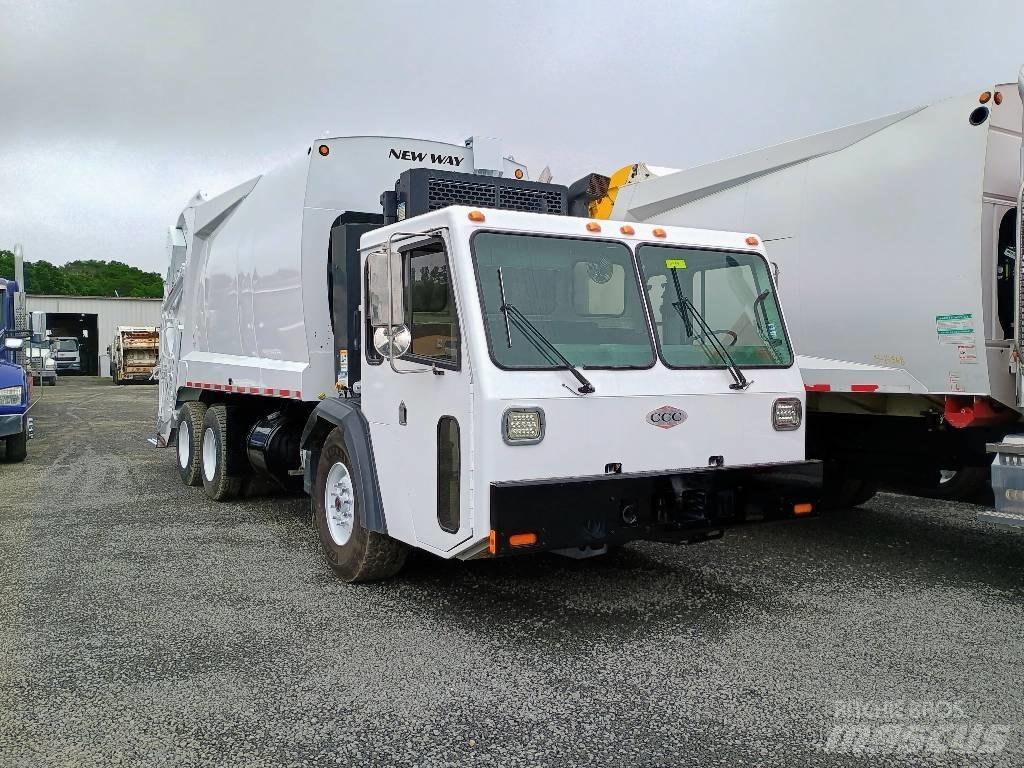  Crane Carrier LE Garbage Trucks / Recycling Trucks