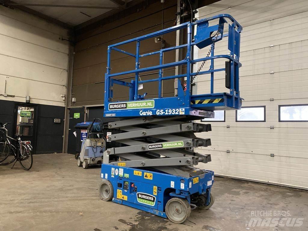 Genie GS1932 Scissor Lifts