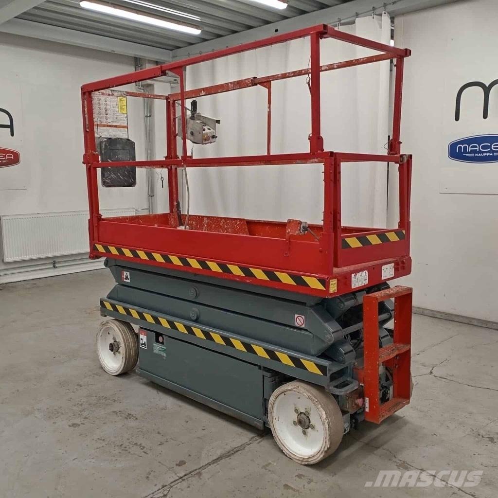 SkyJack SJ 3220 Scissor Lifts