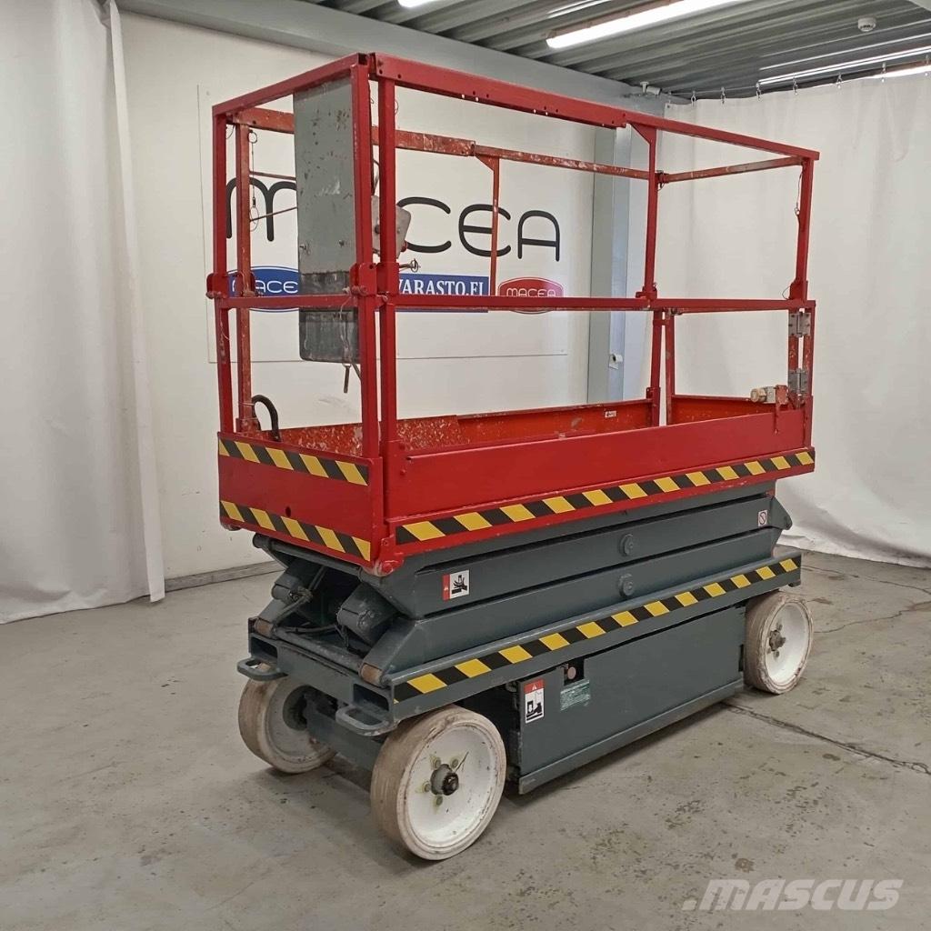SkyJack SJ 3220 Scissor Lifts