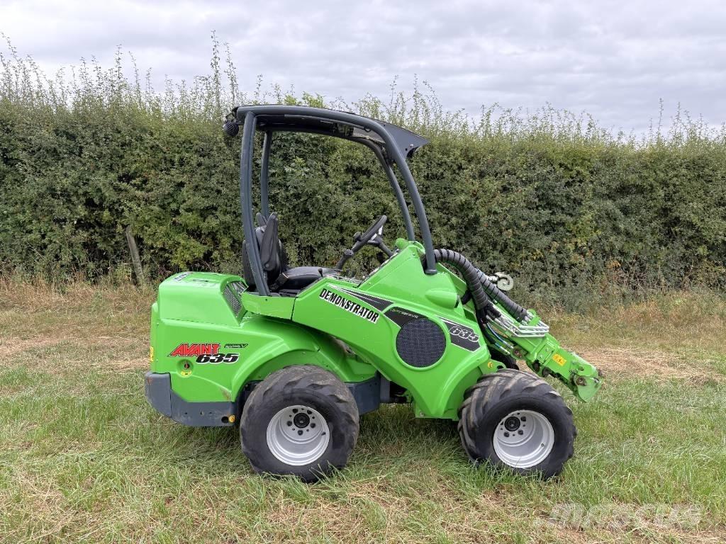 Avant 635 Mini Loader