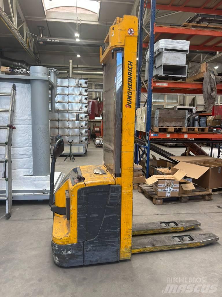 Jungheinrich EJC220 Pedestrian stacker