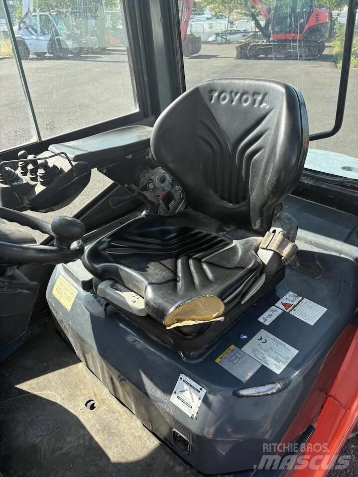Toyota 8 FDF 25 Diesel Forklifts