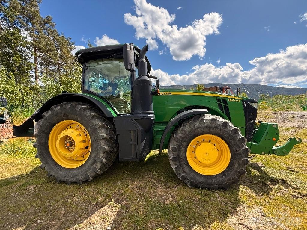 John Deere 8370 R Tractors