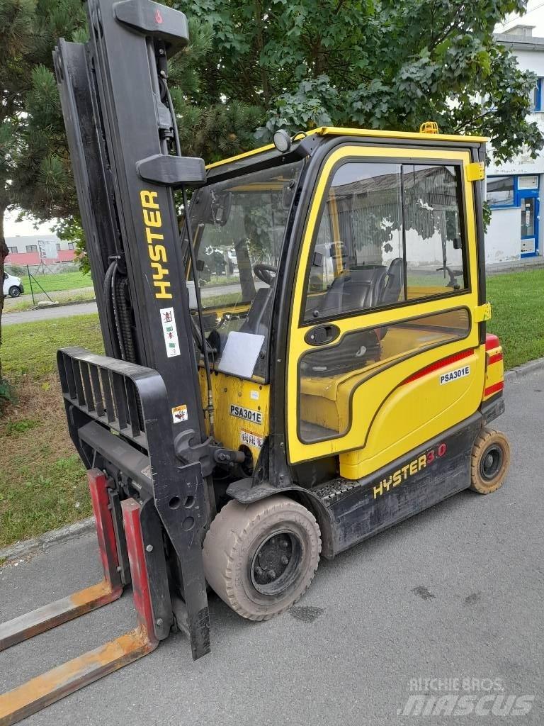 Hyster J3.0XN Electric Forklifts