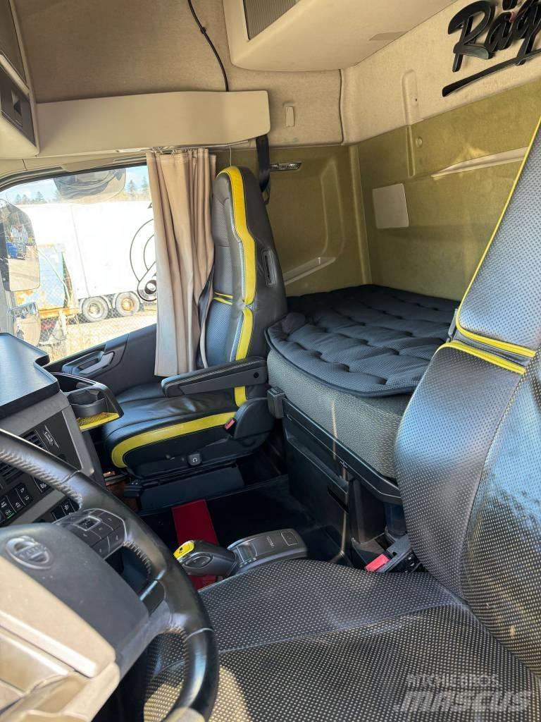 Volvo FH 16 750 Cab & Chassis Trucks