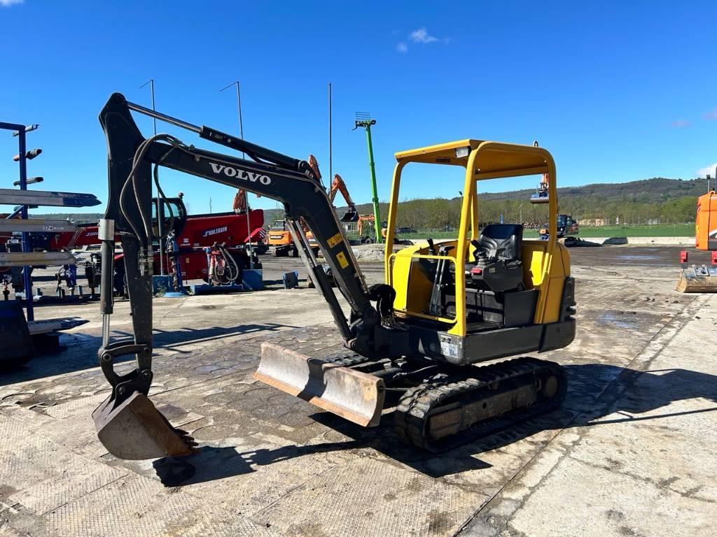 Volvo EC 25 Mini Excavators <7t (Mini Diggers)
