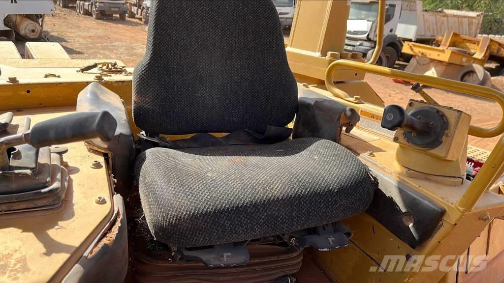 CAT D8R Crawler dozers