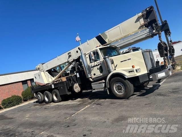 National Crane 1800 Crawler Cranes