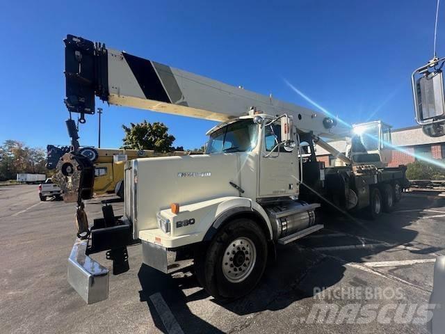 National Crane 1800 Crawler Cranes